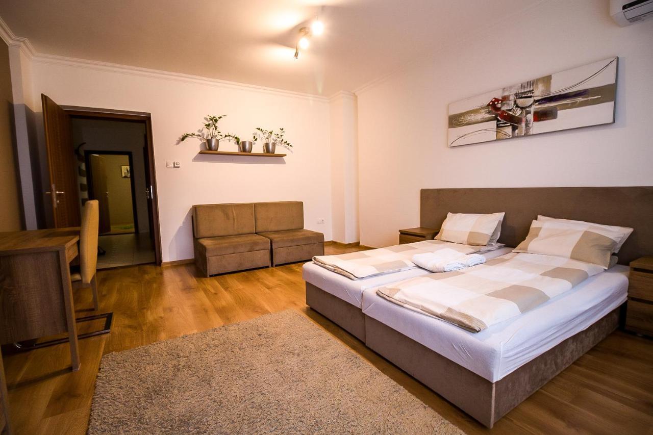 Thermal Next II Weninger Apartman Kiskunhalas Exterior photo